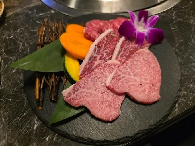 SAWA dining 3